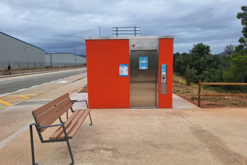Img Nova àrea de descans i higiene al polígon del Pla de la Bruguera